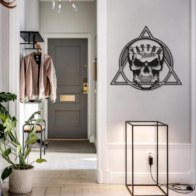 Kafatası Temalı Metal Dövme Duvar Tablosu – Kişiye Özel Dövme Stüdyosu Tabelası – Monogramlı Özel Dövme Dükkanı Metal Tabelası
